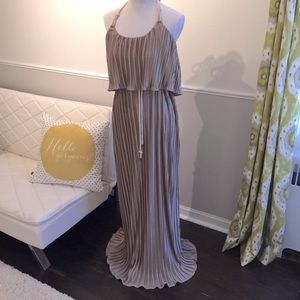 LN:Singl lightweight metallic maxi dress
